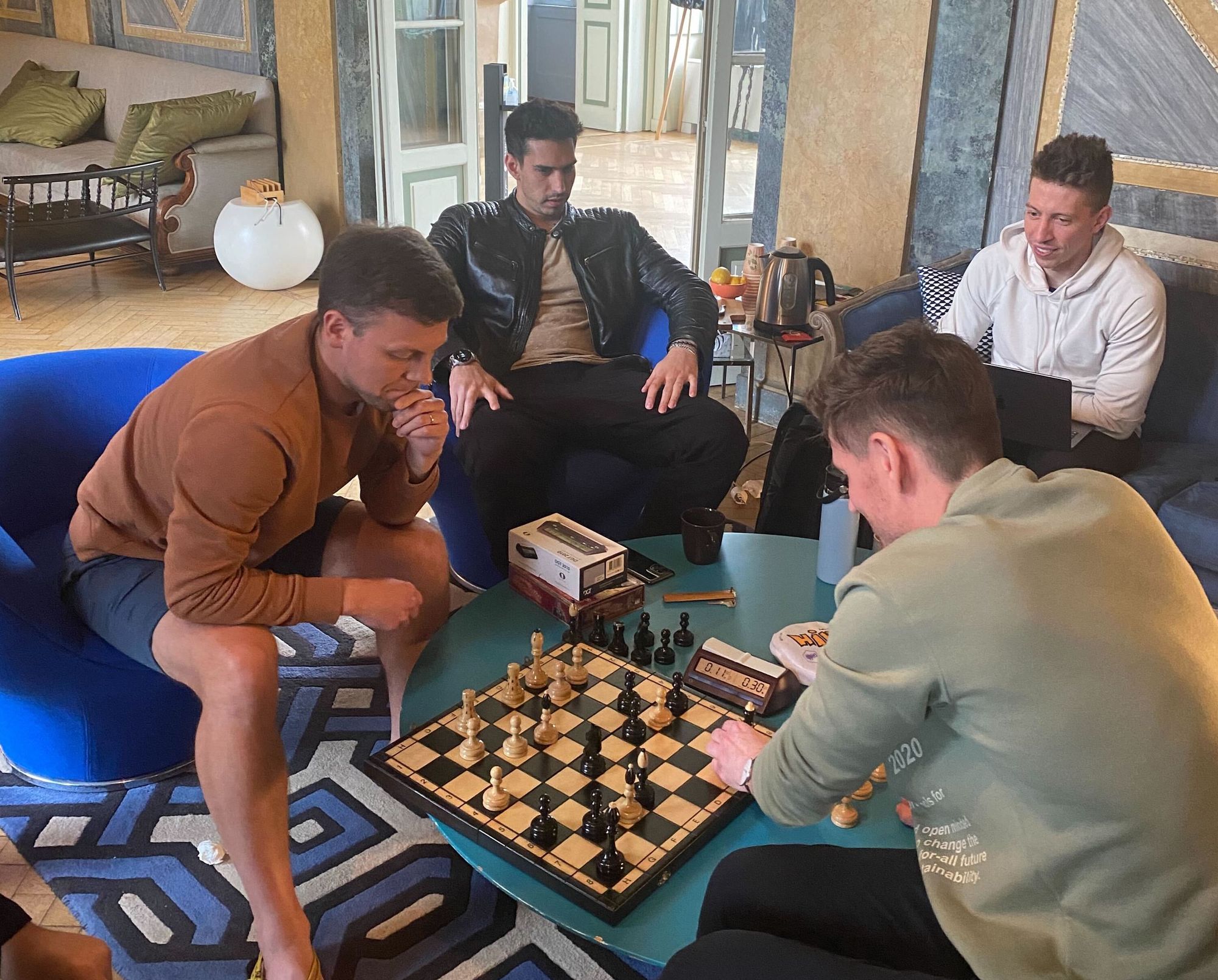 Close Remote Retreat Chess in Milan